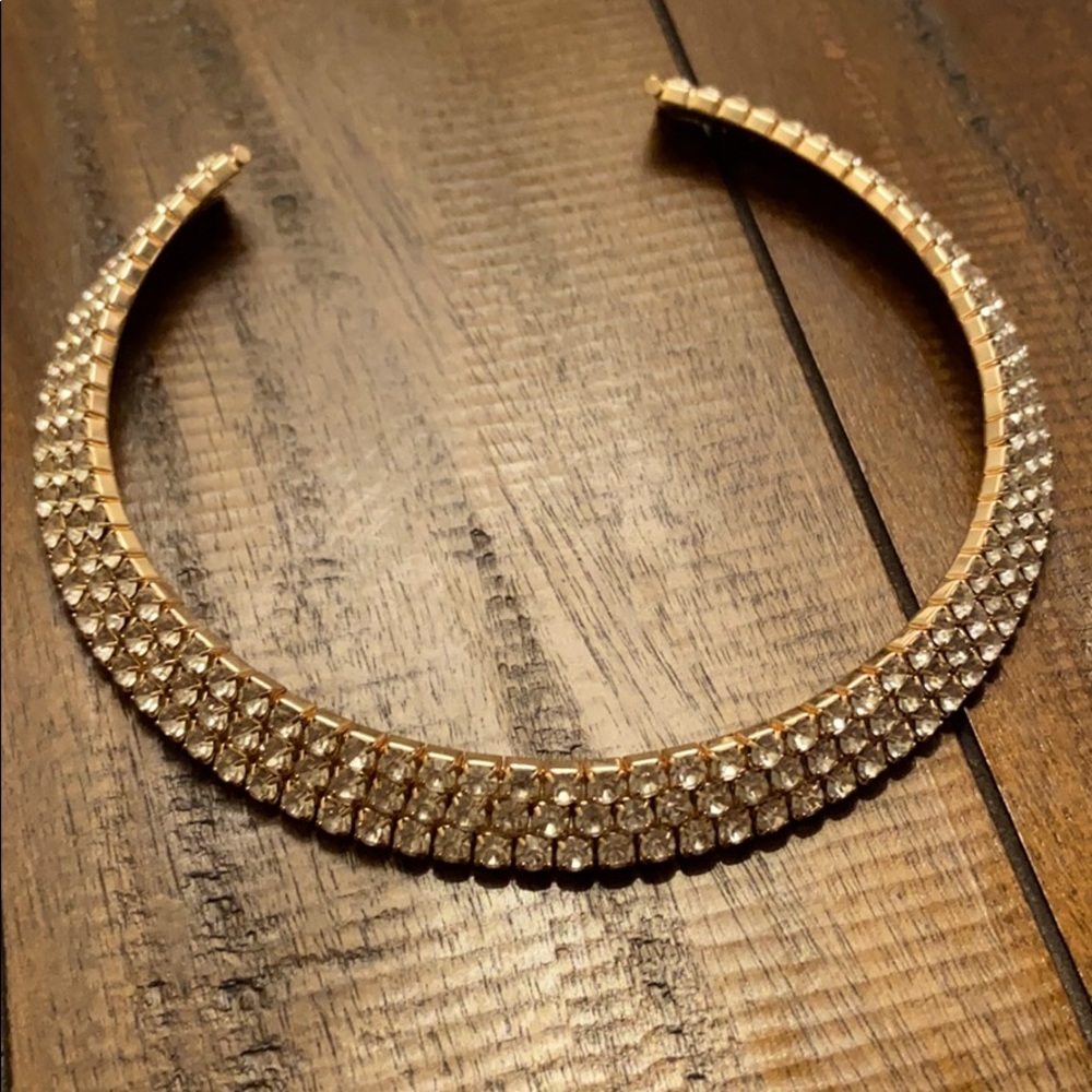 Women’s necklace
